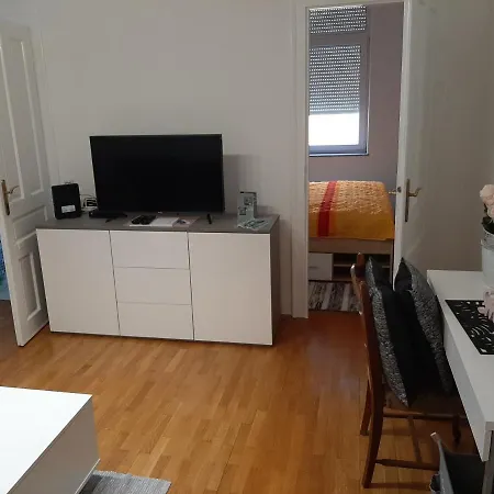 Apartman Kod Kestena Osijek Buitenkant foto